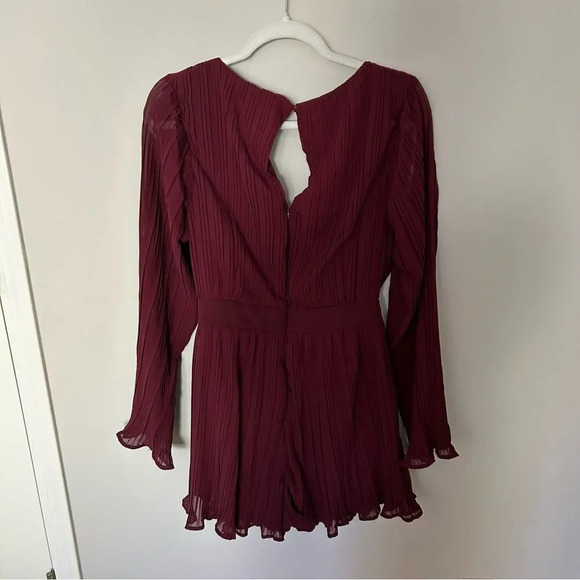 NWT Lulu's Embrace Your Beauty Burgundy Pleated Long Sleeve Skort Romper Size L - Picture 9 of 12